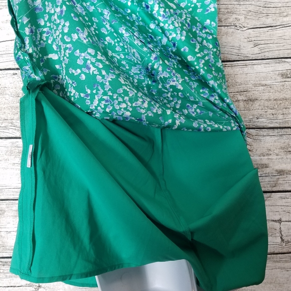 Banana republic Green Asymmetric Hem Dress Size 0 Petite.Pit to pit approx:  1 - Picture 9 of 12